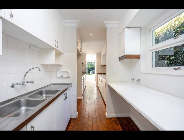 2 BEDROOM FREEHOLD TO LET IN NEWLANDS